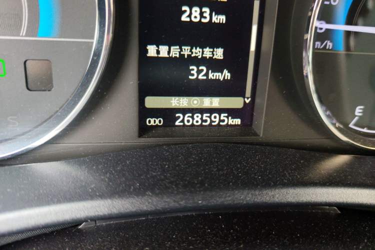 Used Toyota Levin 2017 Revised Dual-Engine 1.8H GS E-CVT Elite Sunroof Version China V Standard Odometer Close Up