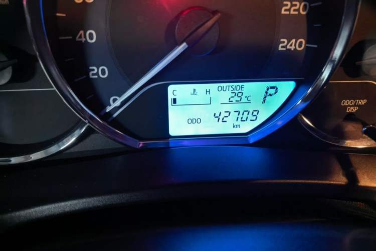 Used Toyota Levin 2017 Revised 185T CVT Elite Edition China V Standard Odometer Close Up