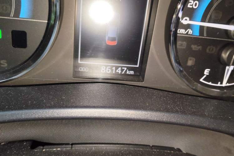 Used Toyota Levin 2017 Revised Dual-Engine 1.8H GS E-CVT Elite Sunroof Version China V Standard Odometer Close Up