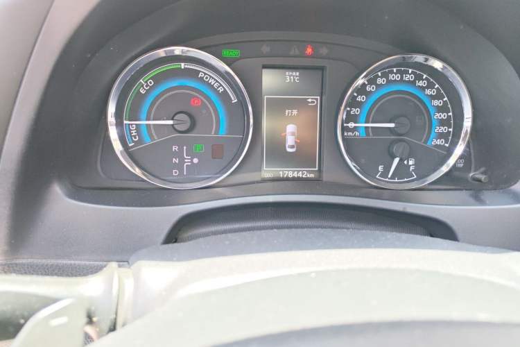 Used Toyota Levin 2017 Revised Dual-Engine 1.8H GS E-CVT Elite Sunroof Version China V Standard Odometer Close Up
