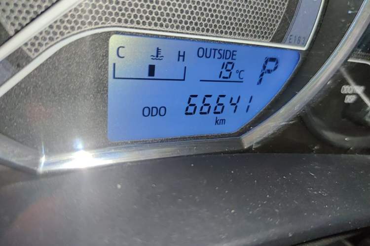 Used Toyota Levin 2017 1.2T G CVT Elite Edition Odometer Close Up