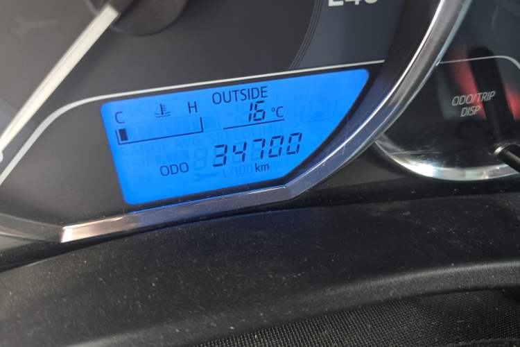Used Toyota Levin 2017 Revised 185T Manual New Edition China V Standard Odometer Close Up