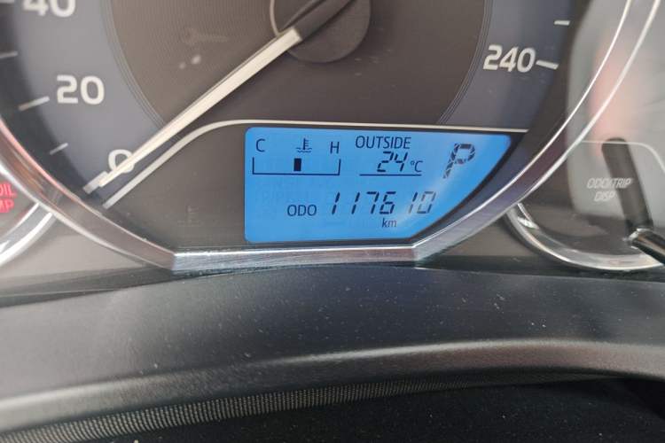 Used Toyota Levin 2017 Revised 185T CVT Elite Edition China V Standard Odometer Close Up