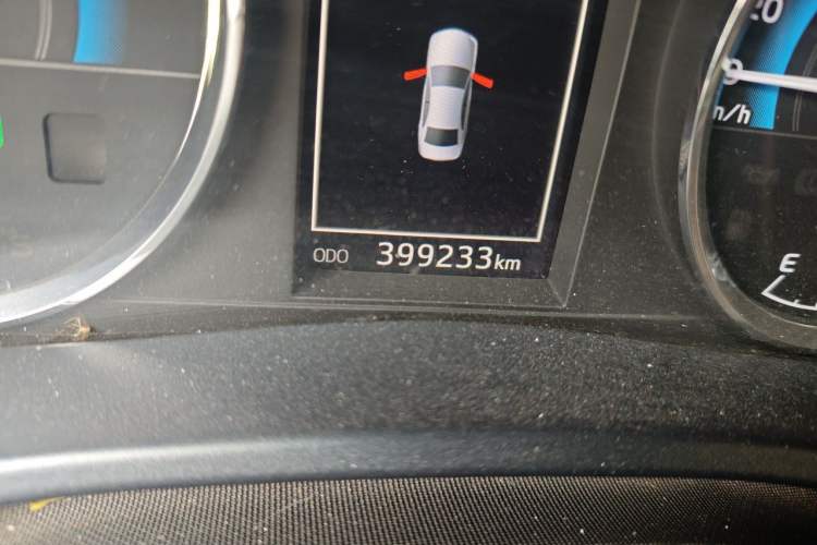 Used Toyota Levin 2017 Revised Dual-Engine 1.8H GS E-CVT Elite Sunroof Version China V Standard Odometer Close Up