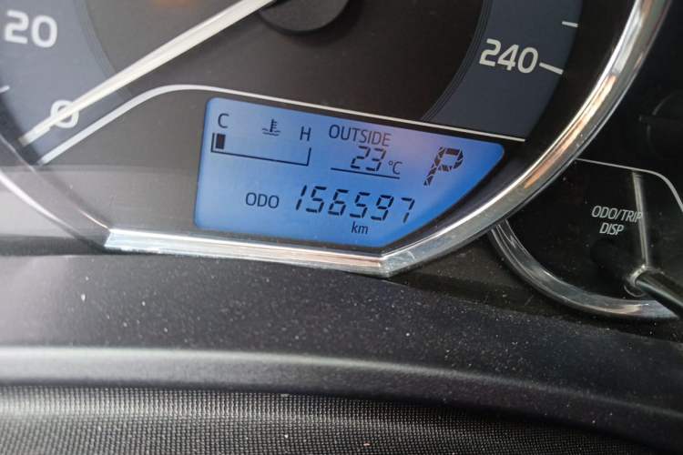 Used Toyota Levin 2017 Revised Version 185T CVT New Sharp Edition China V Standard Odometer Close Up