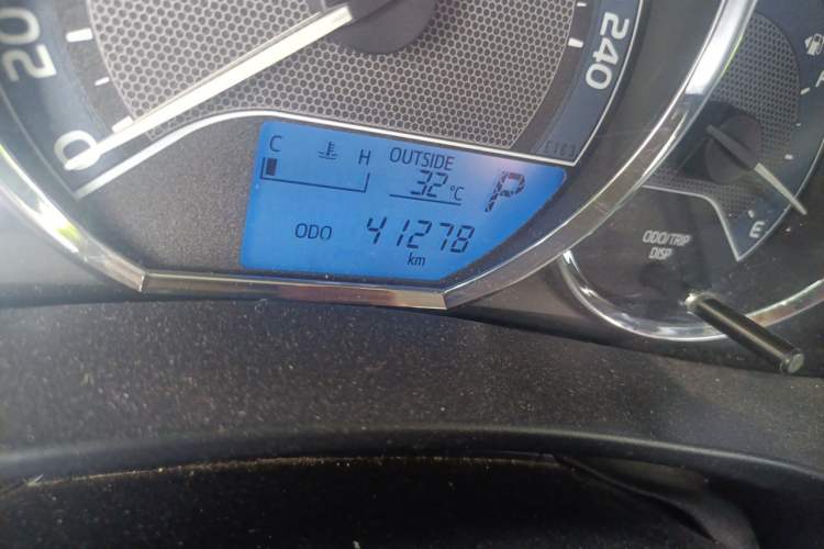 Used Toyota Levin 2017 1.2T G CVT Elite Edition Odometer Close Up
