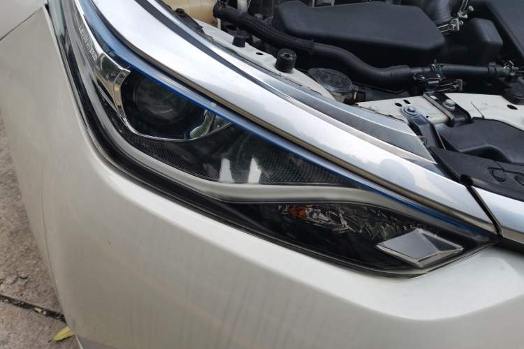 Used Toyota Levin 2017 Revised Dual-Engine 1.8H GS E-CVT Elite Sunroof Version China V Standard Right Front Headlight