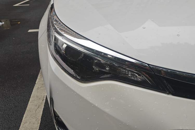 Used Toyota Levin 2017 Revised 185T CVT Elite Edition China V Standard Right Front Headlight