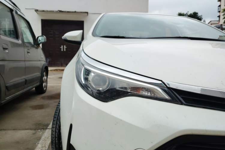 Used Toyota Levin 2017 Revised 185T CVT Elite Edition China V Standard Right Front Headlight