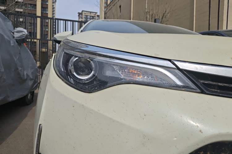 Used Toyota Levin 2017 Revised 185T CVT Elite Edition China V Standard Right Front Headlight