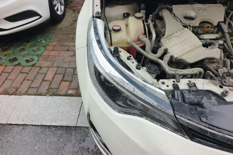 Used Toyota Levin 2017 Revised 185T CVT Elite Edition China V Standard Right Front Headlight
