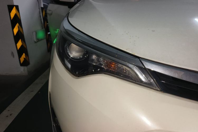 Used Toyota Levin 2017 Revised 185T CVT Elite Edition China V Standard Right Front Headlight