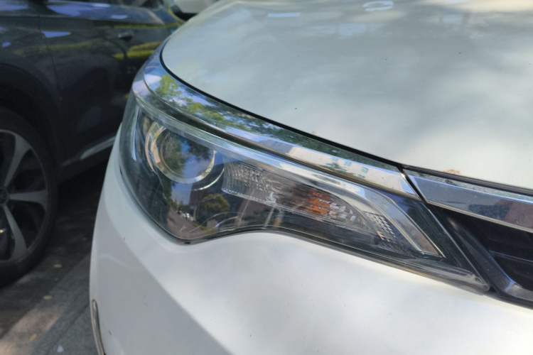 Used Toyota Levin 2017 Revised Version 185T CVT Elite Edition China VI Standard Right Front Headlight