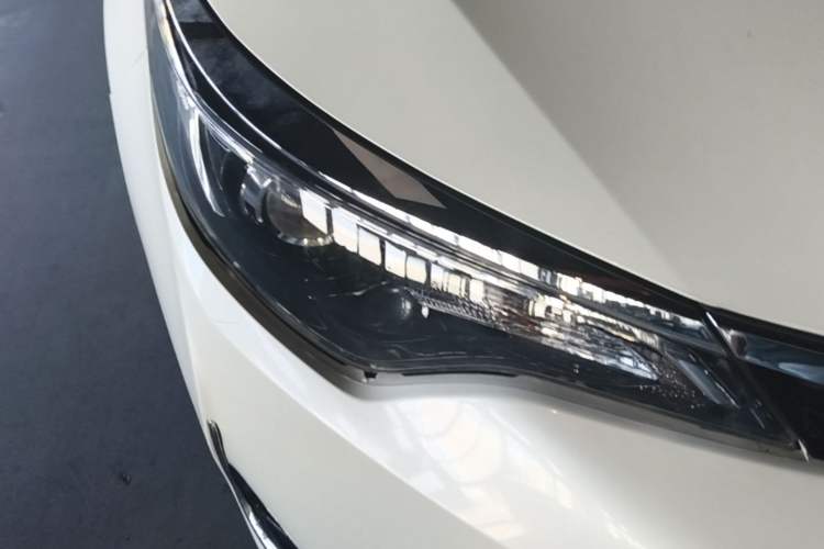 Used Toyota Levin 2017 Revised 185T CVT Elite Edition China V Standard Right Front Headlight