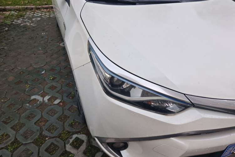 Used Toyota Levin 2017 Revised Dual-Engine 1.8H GS-L E-CVT Leading Edition China V Standard Right Front Headlight