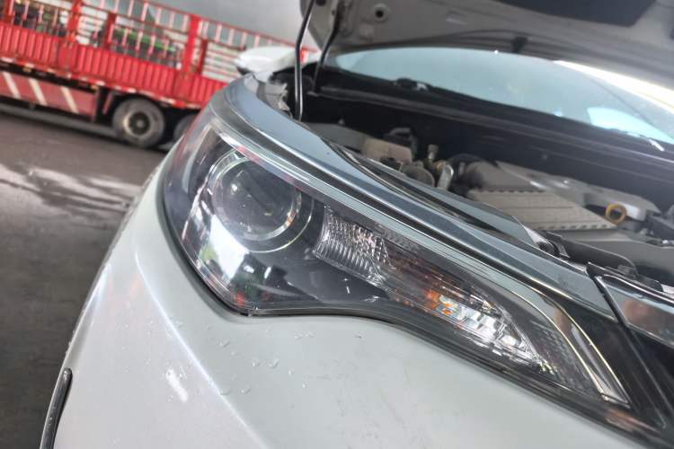 Used Toyota Levin 2017 Revised 185T CVT Elite Edition China V Standard Right Front Headlight