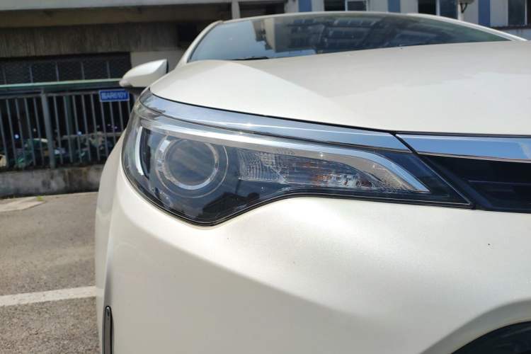 Used Toyota Levin 2017 Revised 185T CVT Elite Edition China V Standard Right Front Headlight