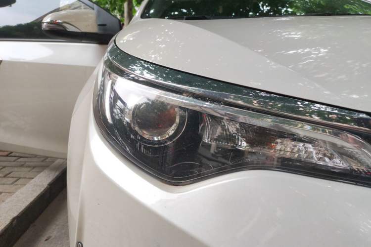 Used Toyota Levin 2017 Revised 185T CVT Elite Edition China V Standard Right Front Headlight