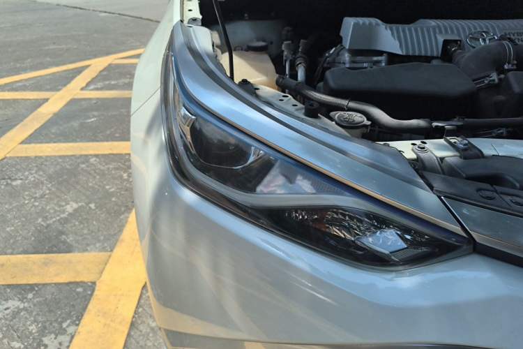 Used Toyota Levin 2017 Revised Dual-Engine 1.8H GS E-CVT Elite Sunroof Version China V Standard Right Front Headlight