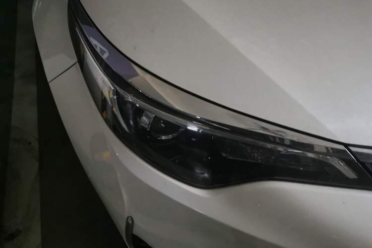 Used Toyota Levin 2017 Revised 185T CVT Elite Edition China V Standard Right Front Headlight