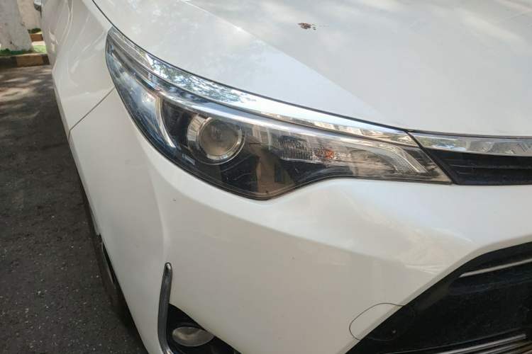 Used Toyota Levin 2017 Revised 185T CVT Elite Edition China V Standard Right Front Headlight