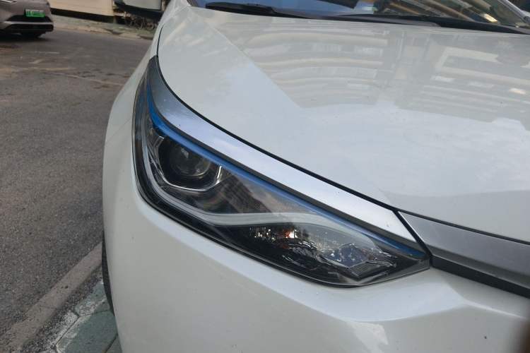 Used Toyota Levin 2017 Revised Dual-Engine 1.8H GS E-CVT Elite Sunroof Version China V Standard Right Front Headlight