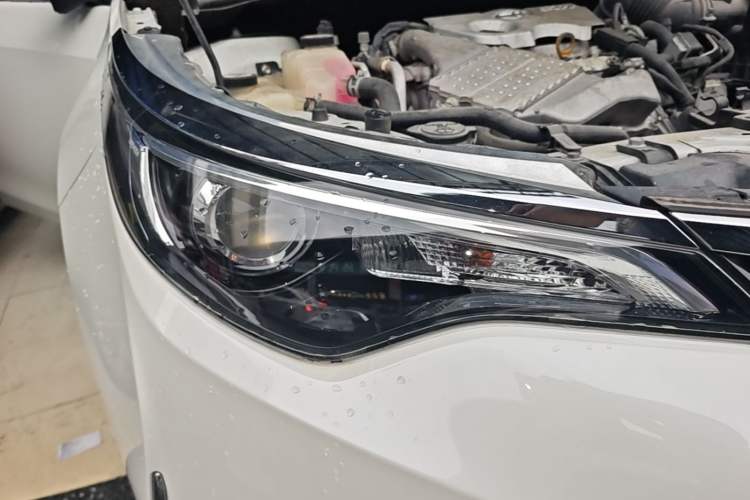 Used Toyota Levin 2017 Revised Version 185T CVT Elite Edition China VI Standard Right Front Headlight