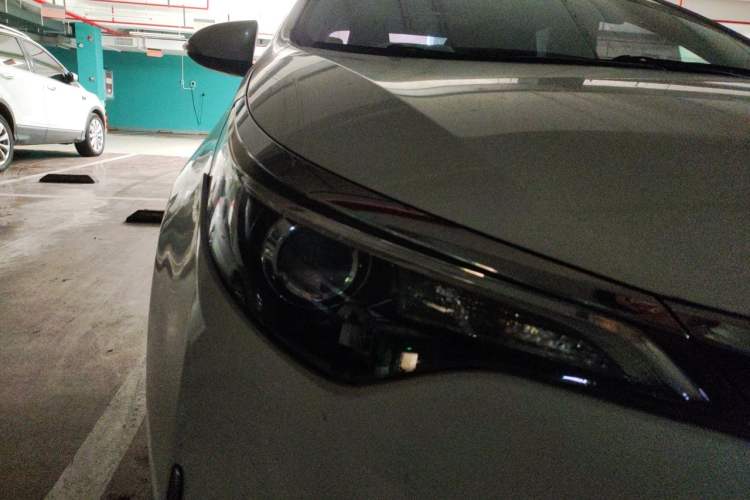 Used Toyota Levin 2017 Revised 185T CVT Elite Edition China V Standard Right Front Headlight