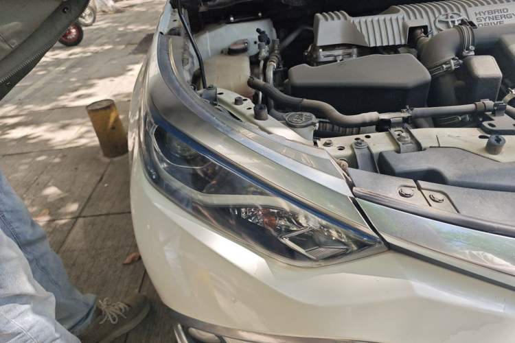 Used Toyota Levin 2017 Revised Dual-Engine 1.8H GS E-CVT Elite Sunroof Version China V Standard Right Front Headlight