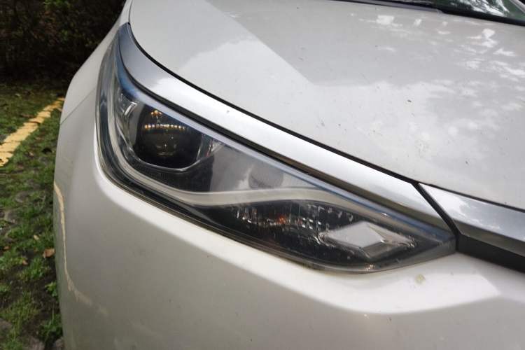 Used Toyota Levin 2017 Revised Dual-Engine 1.8H GS E-CVT Elite Sunroof Version China V Standard Right Front Headlight
