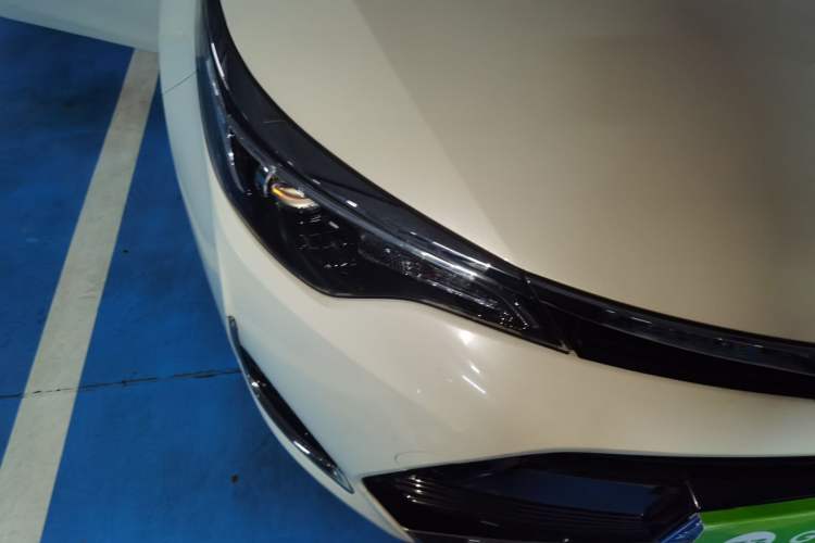 Used Toyota Levin 2017 Revised 185T CVT Elite Edition China V Standard Right Front Headlight