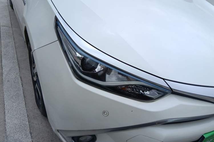 Used Toyota Levin 2017 Revised Dual-Engine 1.8H GS E-CVT Elite Sunroof Version China V Standard Right Front Headlight