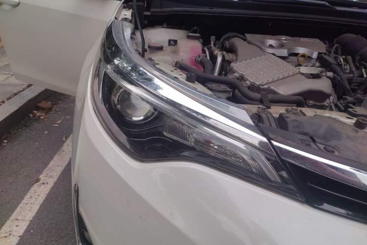 Used Toyota Levin 2017 Revised 185T CVT Elite Edition China V Standard Right Front Headlight