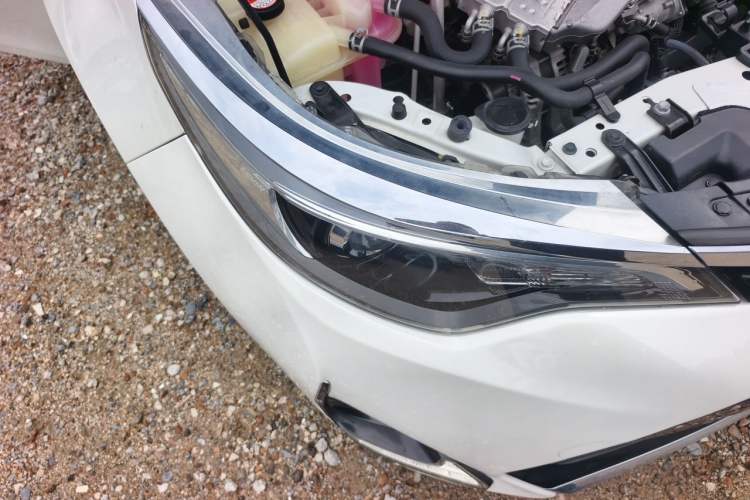 Used Toyota Levin 2017 Revised 185T CVT Elite Edition China V Standard Right Front Headlight