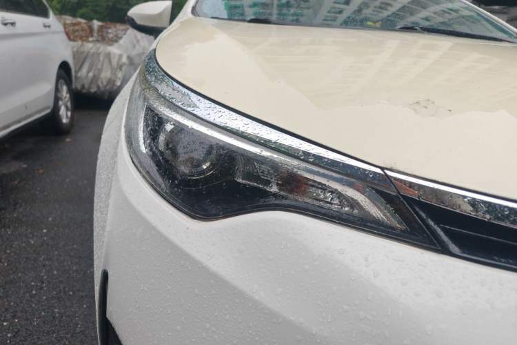 Used Toyota Levin 2017 Revised Version 185T CVT Elite Edition China VI Standard Right Front Headlight