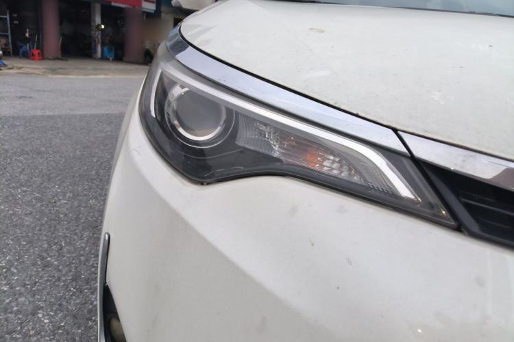 Used Toyota Levin 2017 Revised 185T CVT Elite Edition China V Standard Right Front Headlight