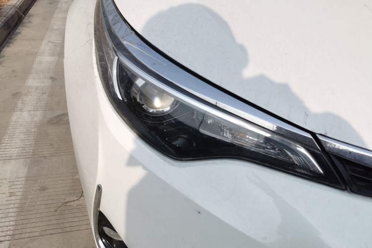 Used Toyota Levin 2017 Revised Version 185T CVT Elite Edition China VI Standard Right Front Headlight