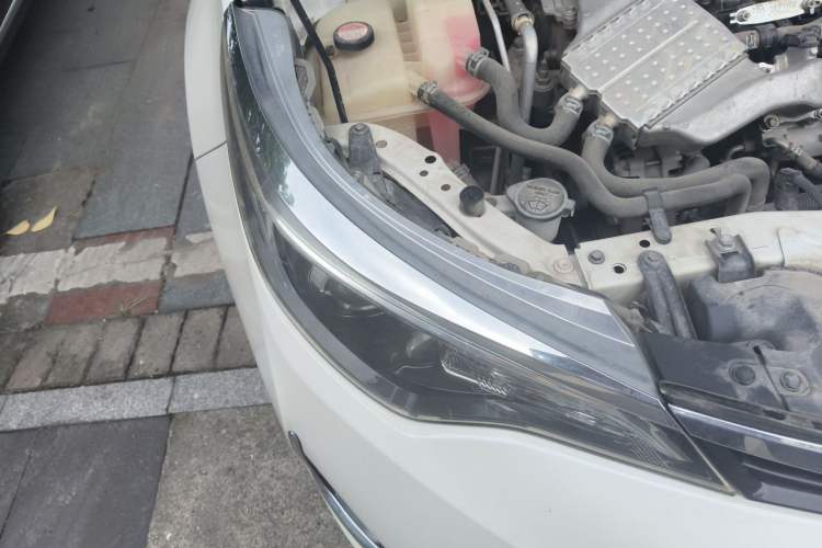 Used Toyota Levin 2017 Revised 185T CVT Elite Edition China V Standard Right Front Headlight