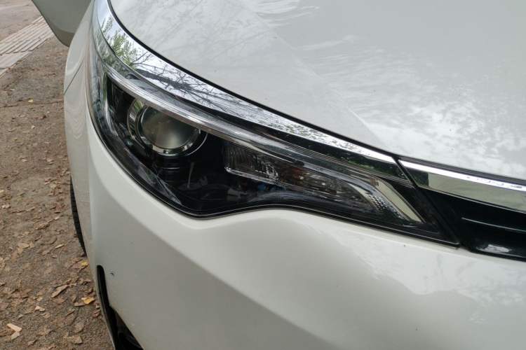 Used Toyota Levin 2017 Revised 185T CVT Elite Edition China V Standard Right Front Headlight