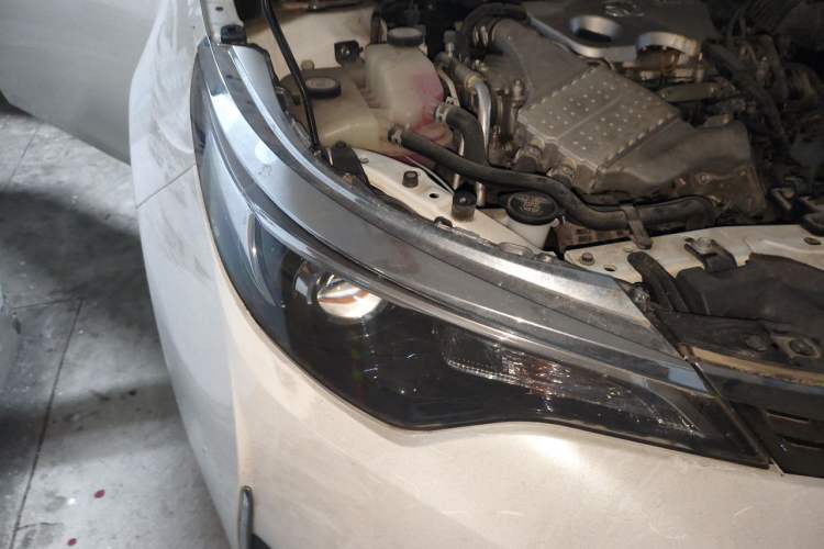 Used Toyota Levin 2017 Revised Version 185T CVT Elite Edition China VI Standard Right Front Headlight