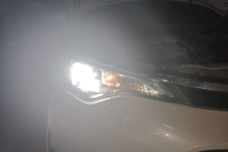 Used Toyota Levin 2017 Revised 185T CVT Elite Edition China V Standard Right Front Headlight