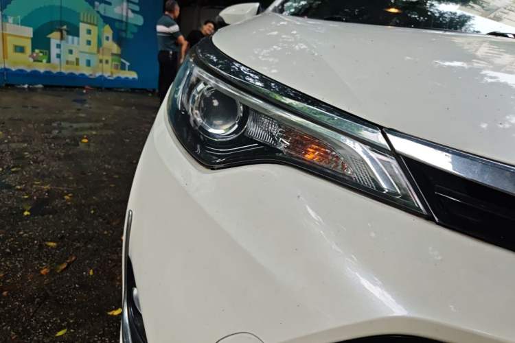 Used Toyota Levin 2017 Revised 185T CVT Elite Edition China V Standard Right Front Headlight