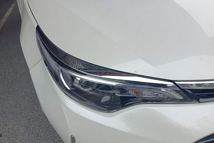 Used Toyota Levin 2017 Revised 185T CVT Elite Edition China V Standard Right Front Headlight
