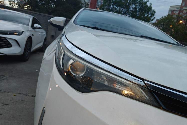 Used Toyota Levin 2017 Revised 185T CVT Elite Edition China V Standard Right Front Headlight