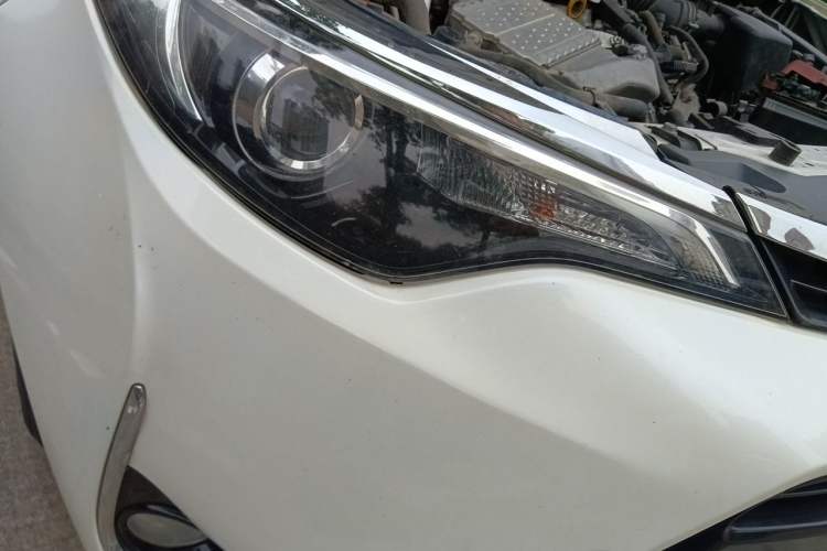 Used Toyota Levin 2017 Revised Version 185T CVT Elite Edition China VI Standard Right Front Headlight