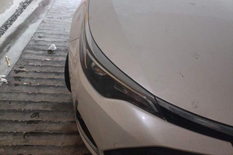 Used Toyota Levin 2017 Revised Version 185T CVT New Sharp Edition China VI Standard Right Front Headlight