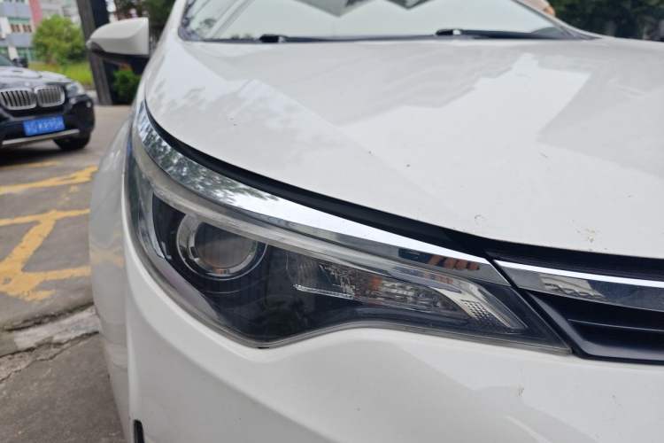 Used Toyota Levin 2017 Revised Version 185T CVT Elite Edition China VI Standard Right Front Headlight