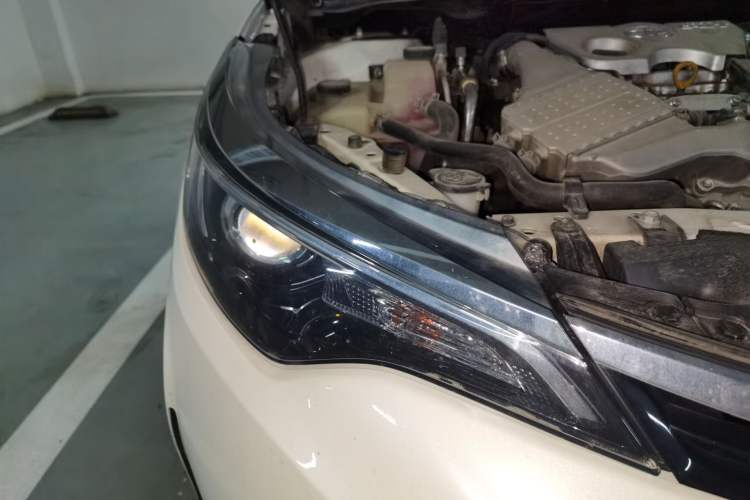 Used Toyota Levin 2017 Revised Version 185T CVT Elite Edition China VI Standard Right Front Headlight