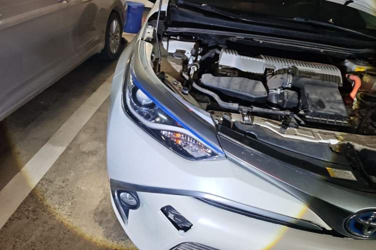 Used Toyota Levin 2017 Revised Dual-Engine 1.8H GS E-CVT Elite Sunroof Version China V Standard Right Front Headlight