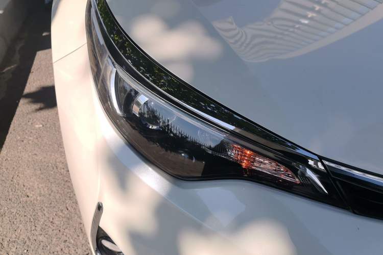 Used Toyota Levin 2017 Revised 185T CVT Elite Edition China V Standard Right Front Headlight